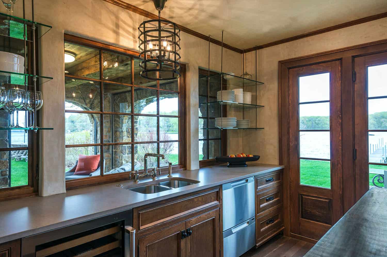 traditional-stone-cottage-kitchen