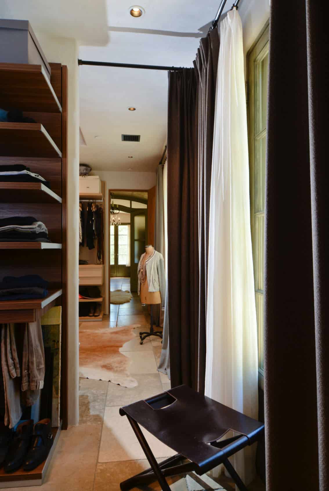 mediterranean-closet