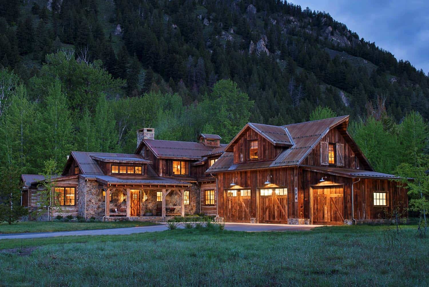 rustic-mountain-house-exterior