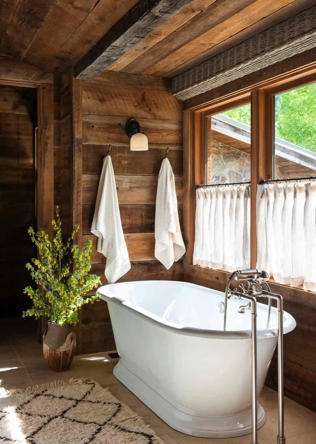rustic-mountain-bathroom