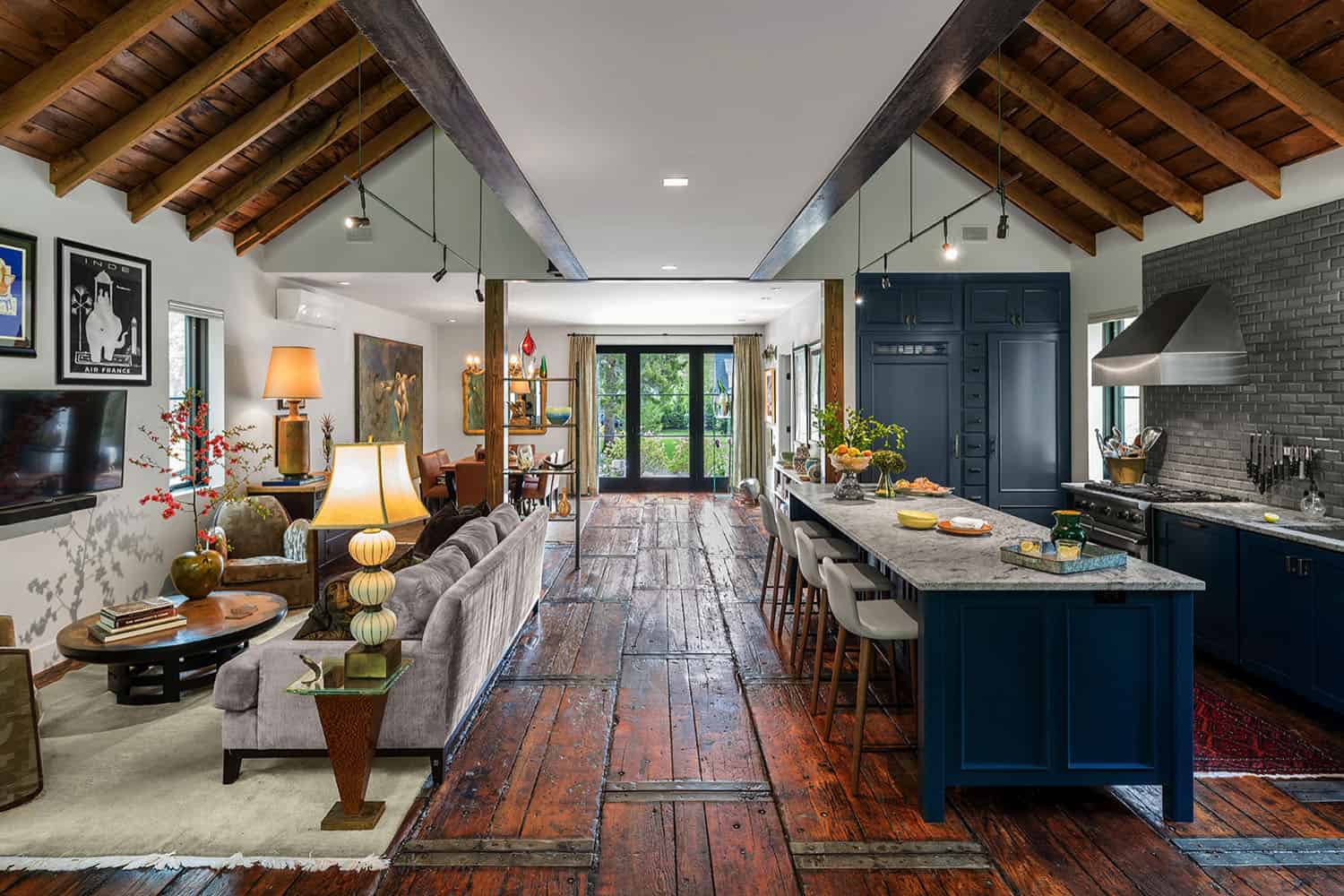 barn-home-great-room