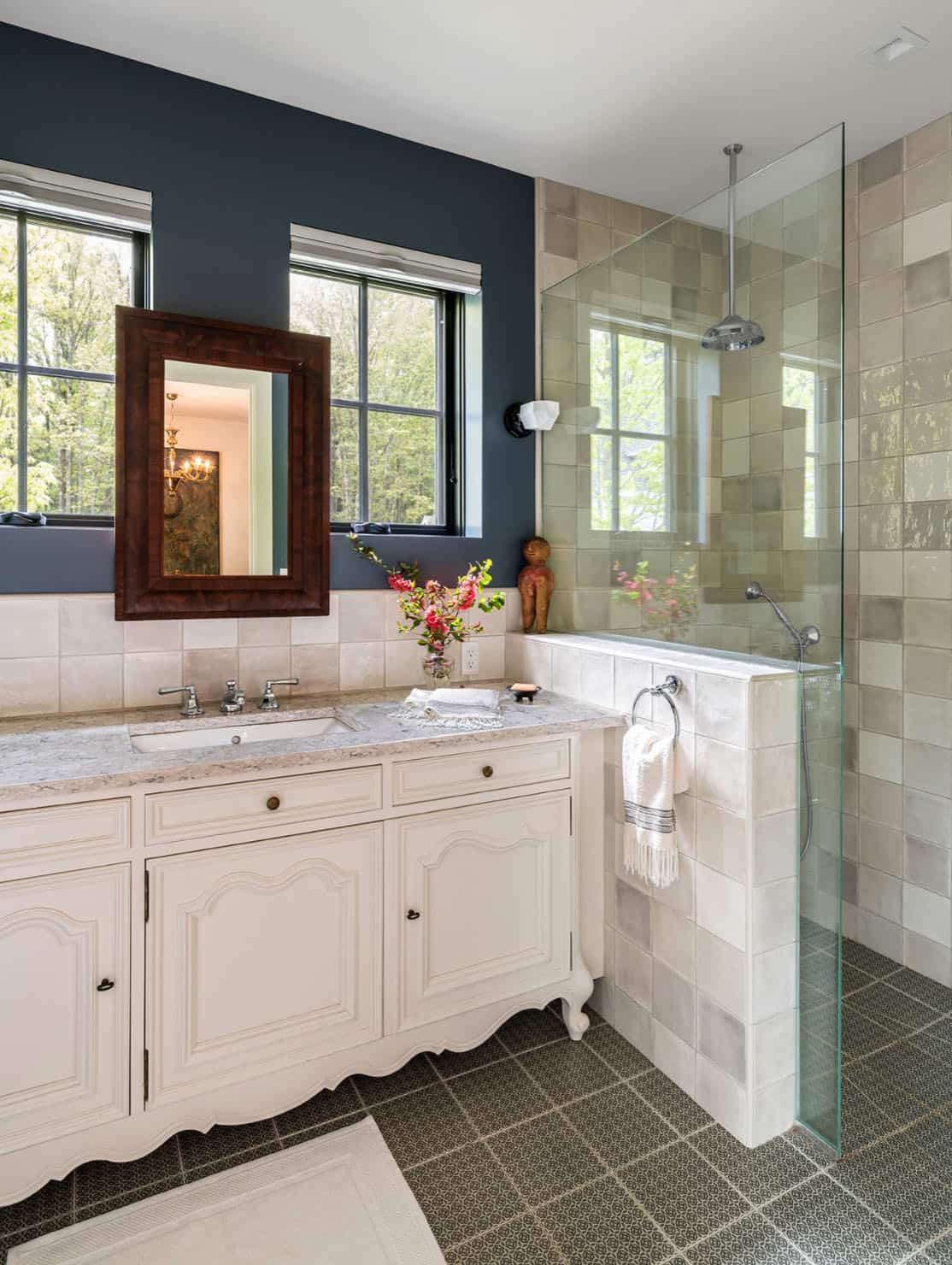 barn-home-farmhouse-bathroom