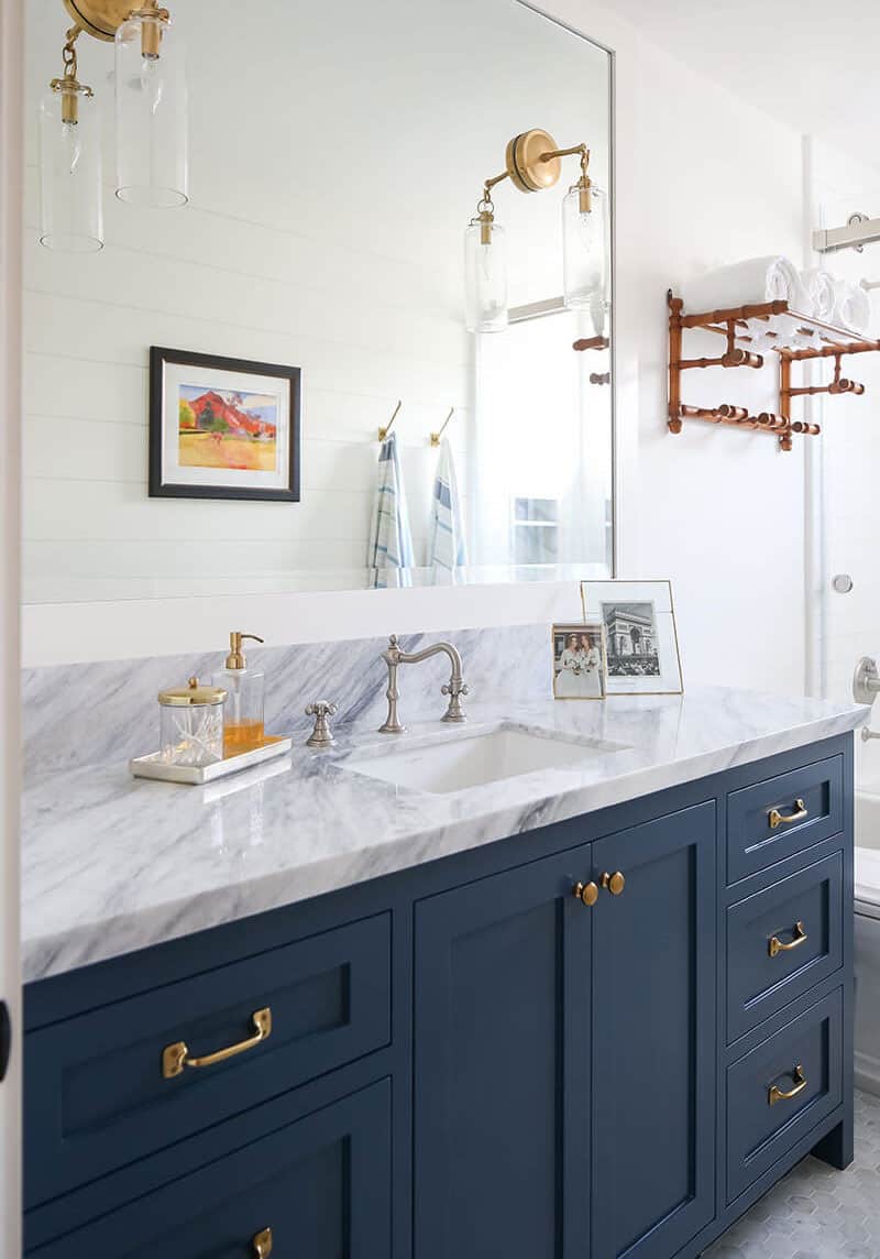 beach-style-bathroom