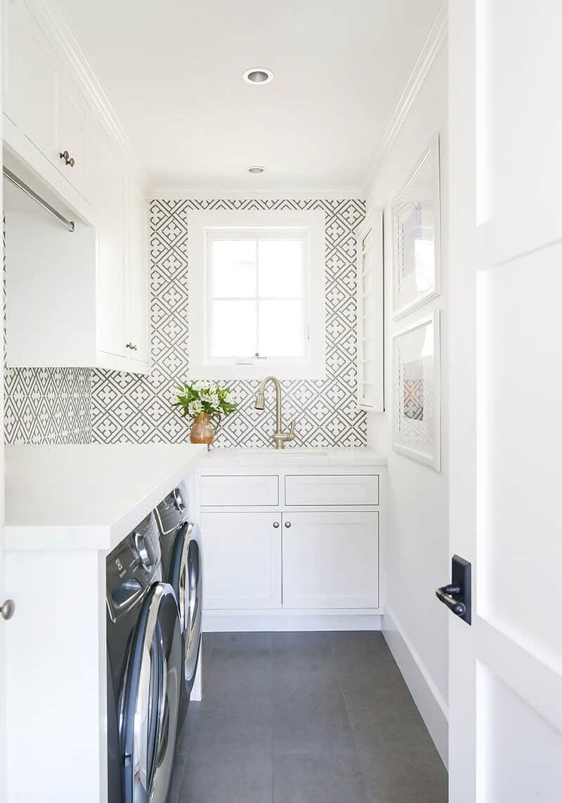 beach-style-laundry-room