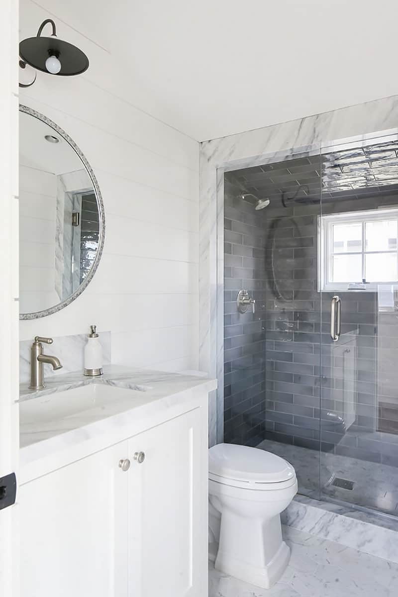 beach-style-bathroom