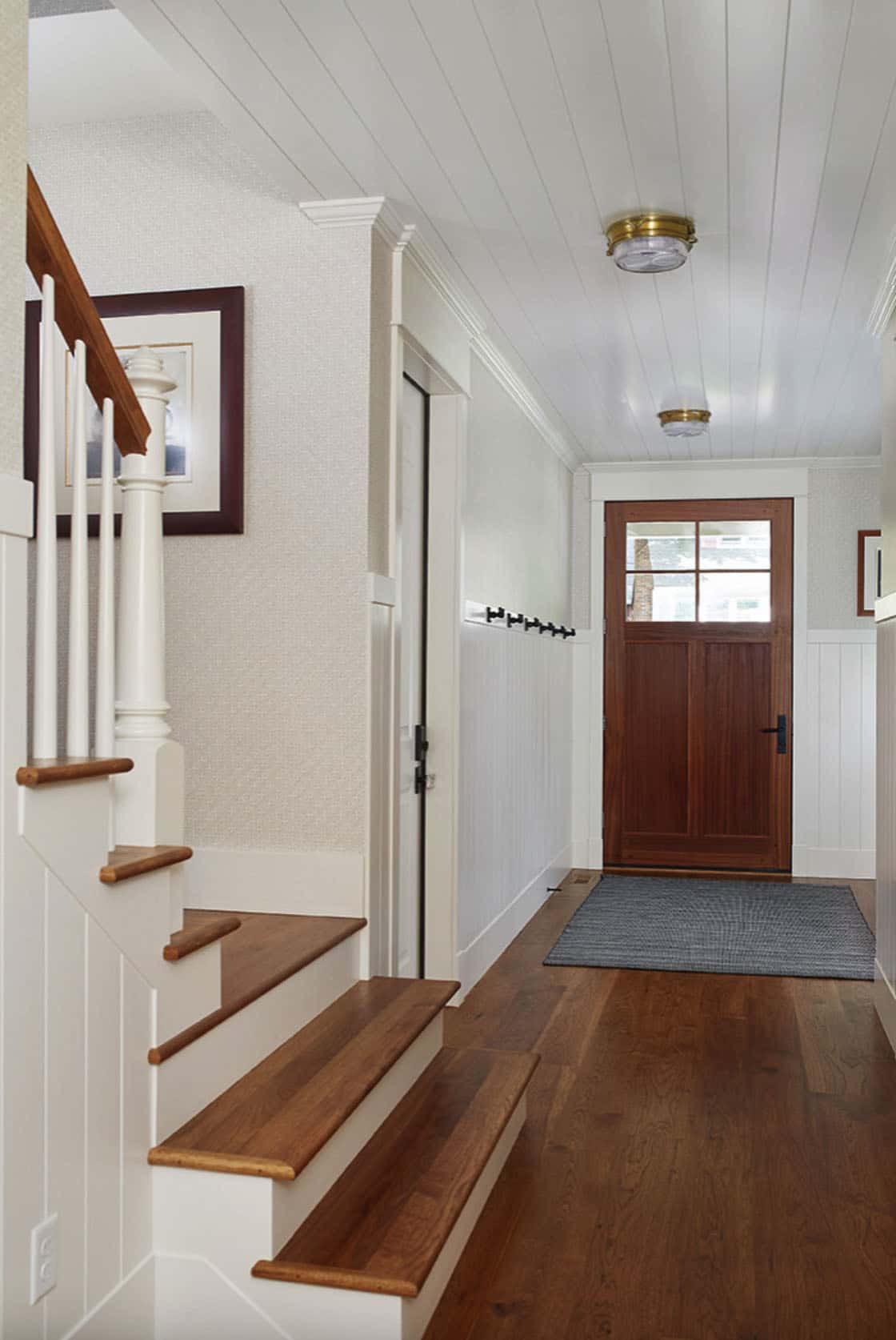cozy-lake-cottage-entry
