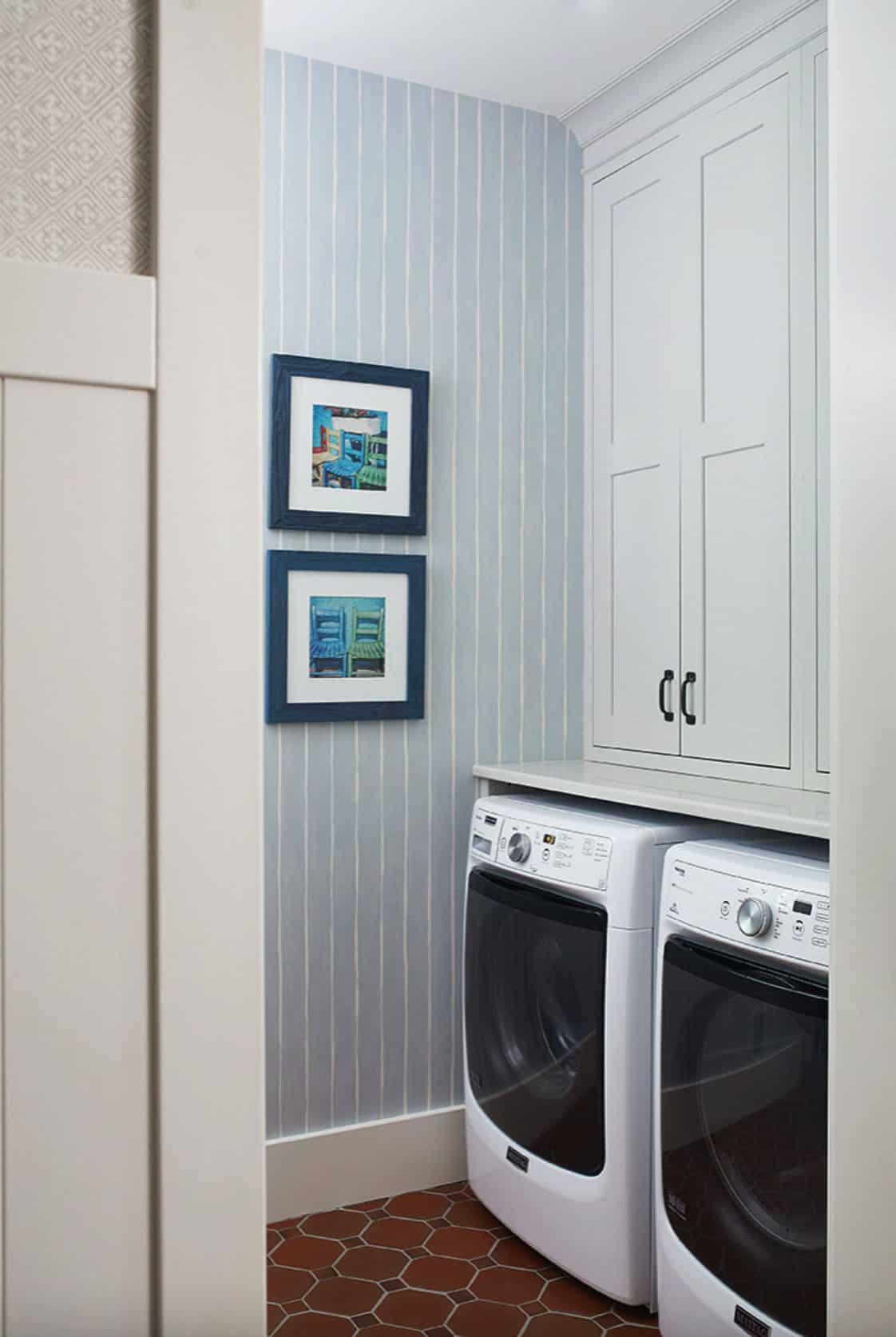 rustic-modern-laundry-room