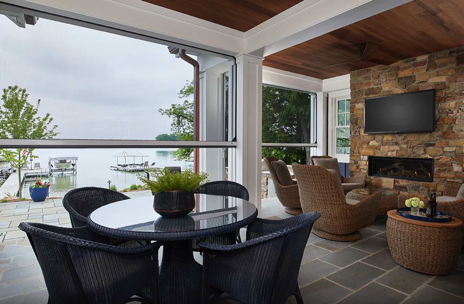 cozy-lake-cottage-screened-porch