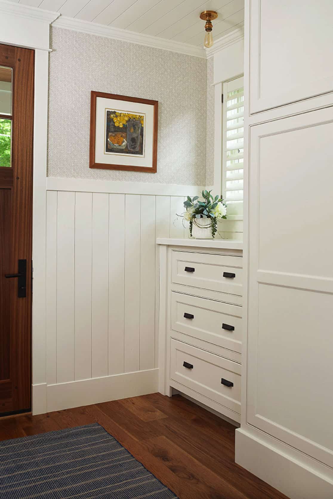 cozy-lake-cottage-entry