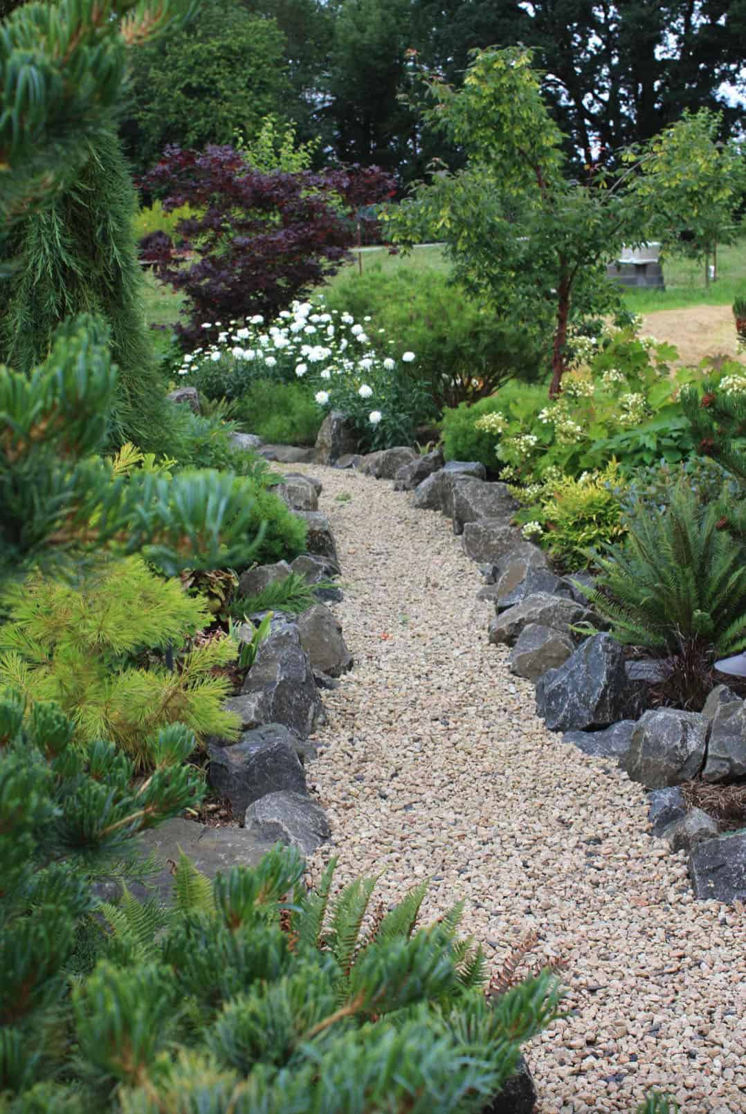 rock-garden-design-pathway