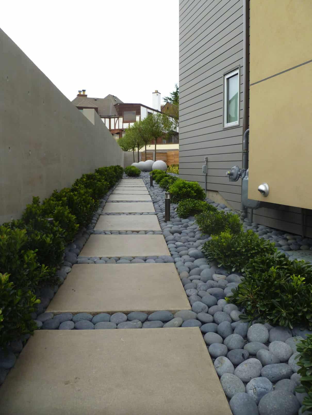 side-yard-rock-pathway