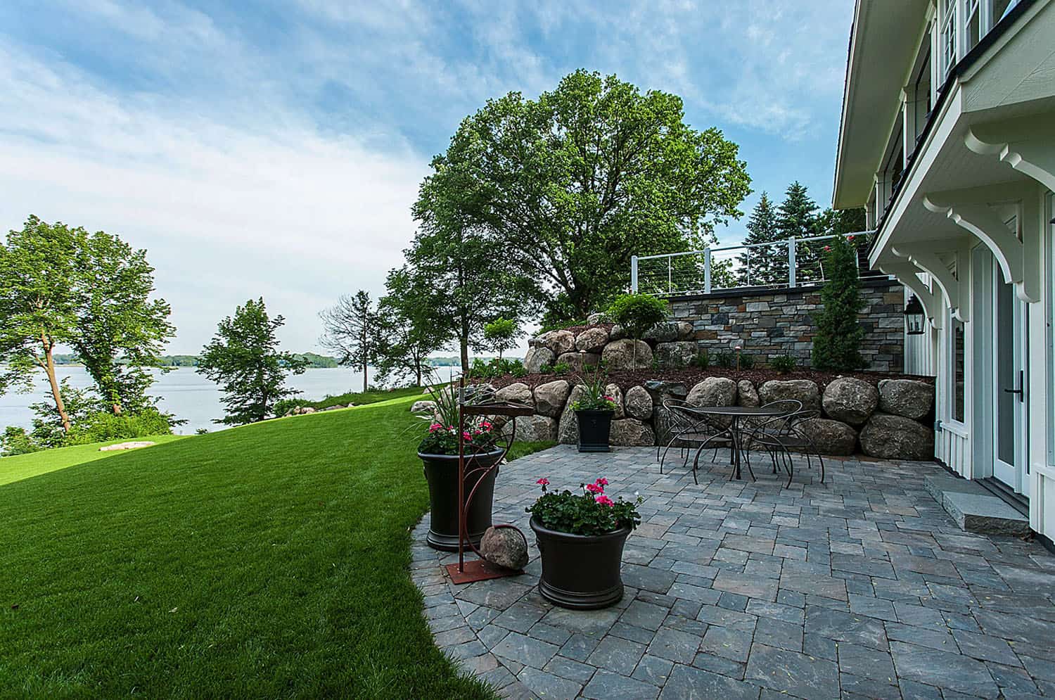 transitional-patio