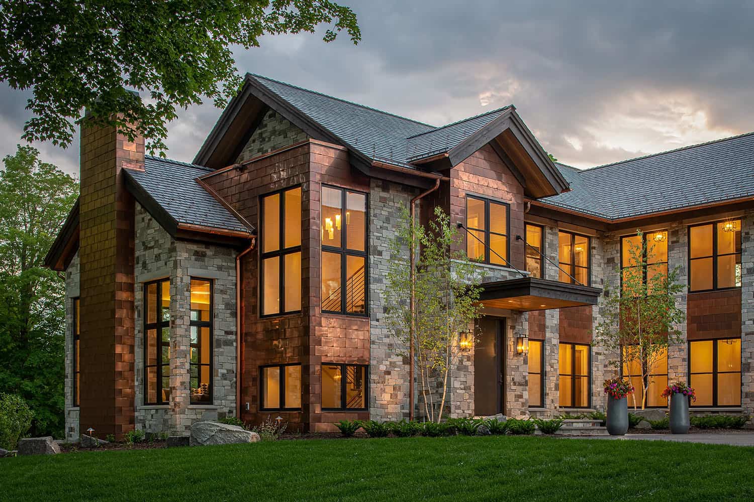 modern-rustic-mountain-home-exterior