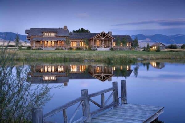 featured posts image for Montana ranch retreat boasts gorgeous display of rustic-luxe details