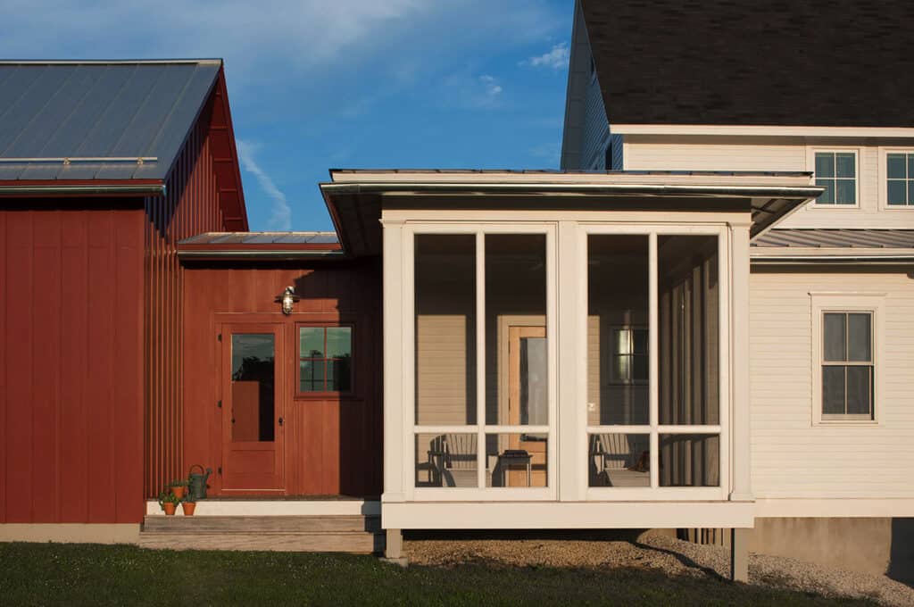 Iowa Rustic Ranch House Warm and inviting rural farmhouse commands endless skies in Iowa