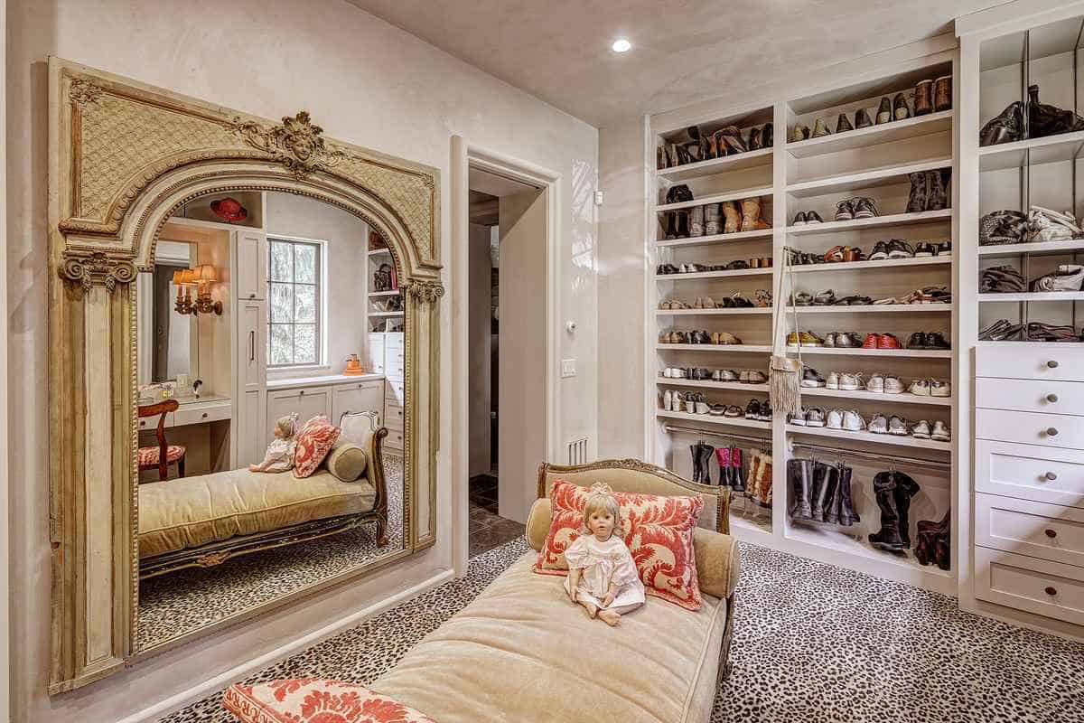 traditional-closet