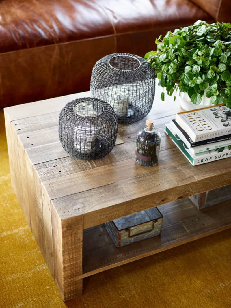 farmhouse-living-room-coffee-table-detail