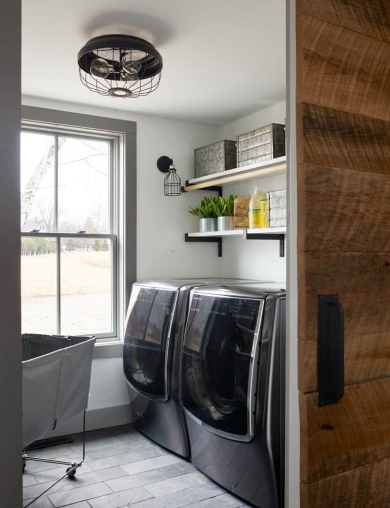 farmhouse-laundry-room