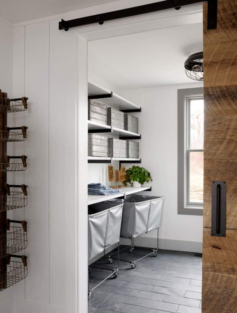 farmhouse-laundry-room