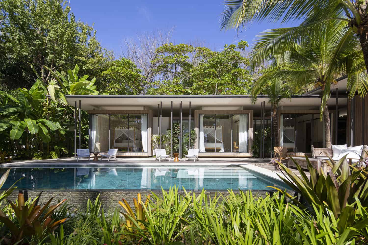 beach-house-pool