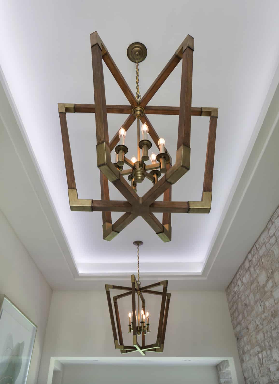 contemporary-light-fixture-detail