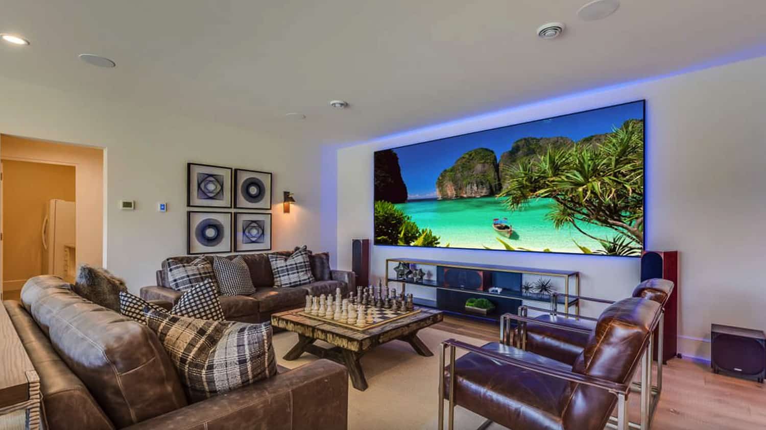 contemporary-media-room