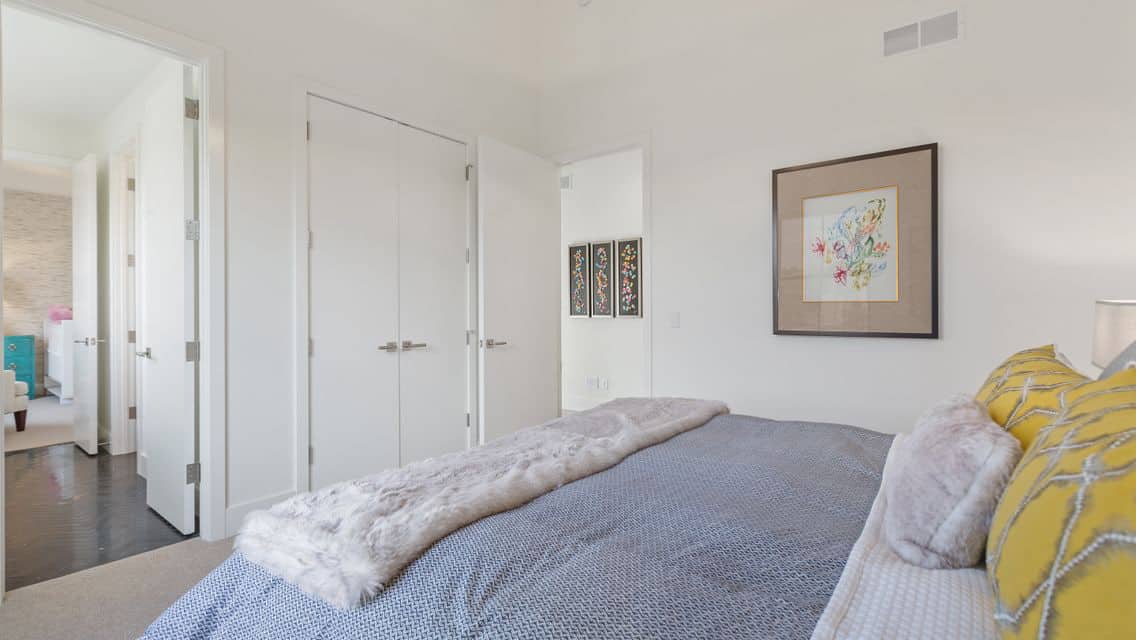 modern-farmhouse-bedroom