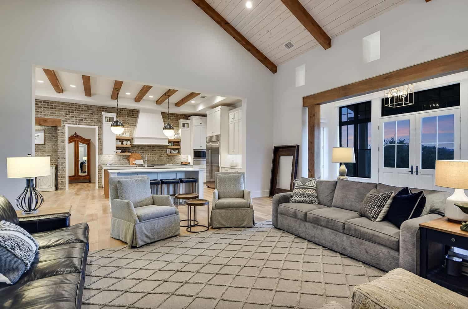rustic-farmhouse-living-room