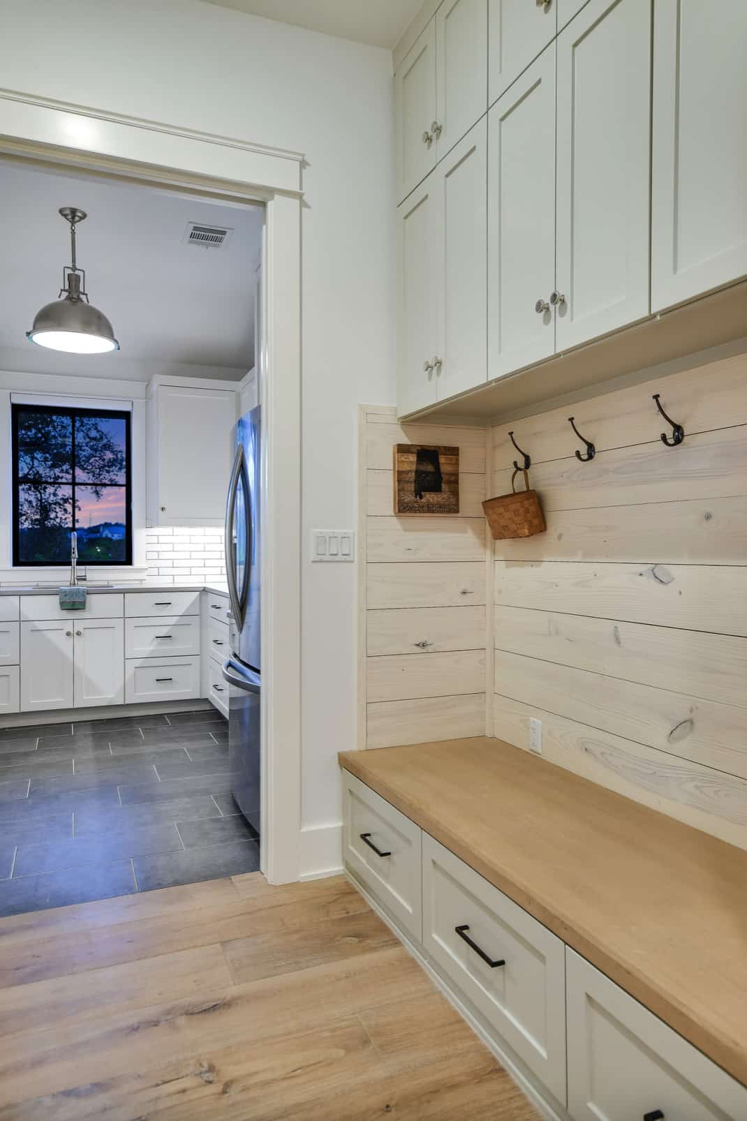 rustic-farmhouse-mudroom