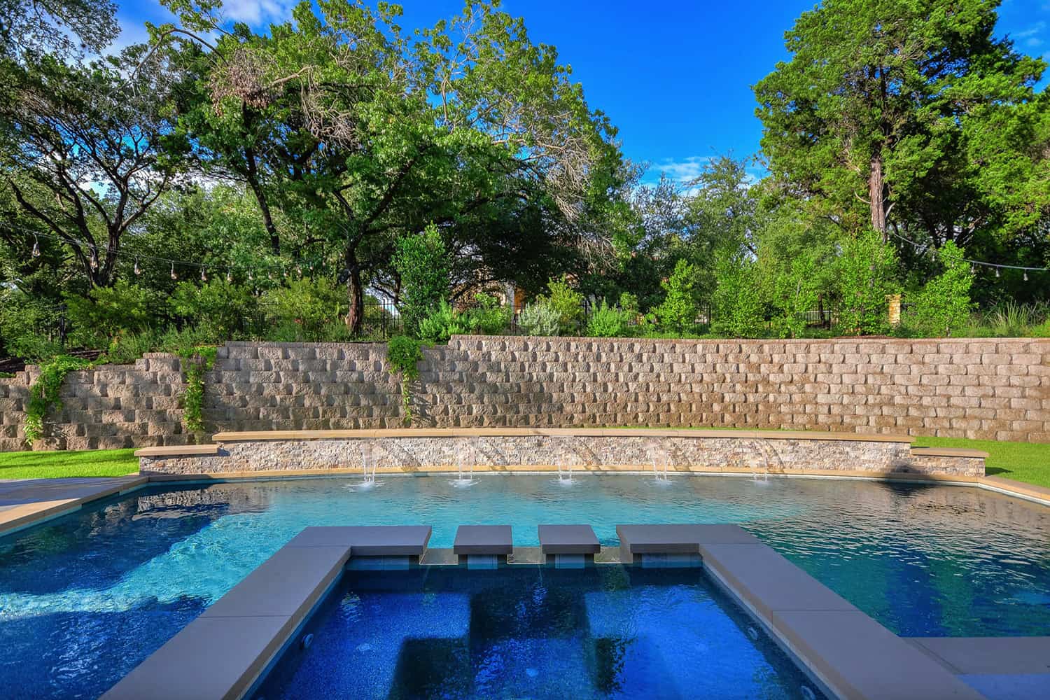rustic-farmhouse-swimming-pool