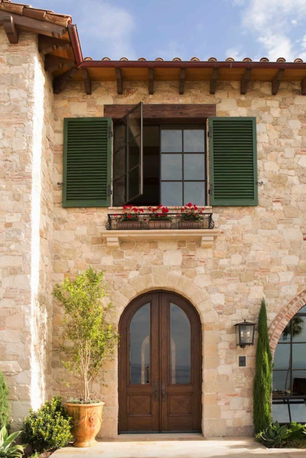 tuscan-villa-home-exterior