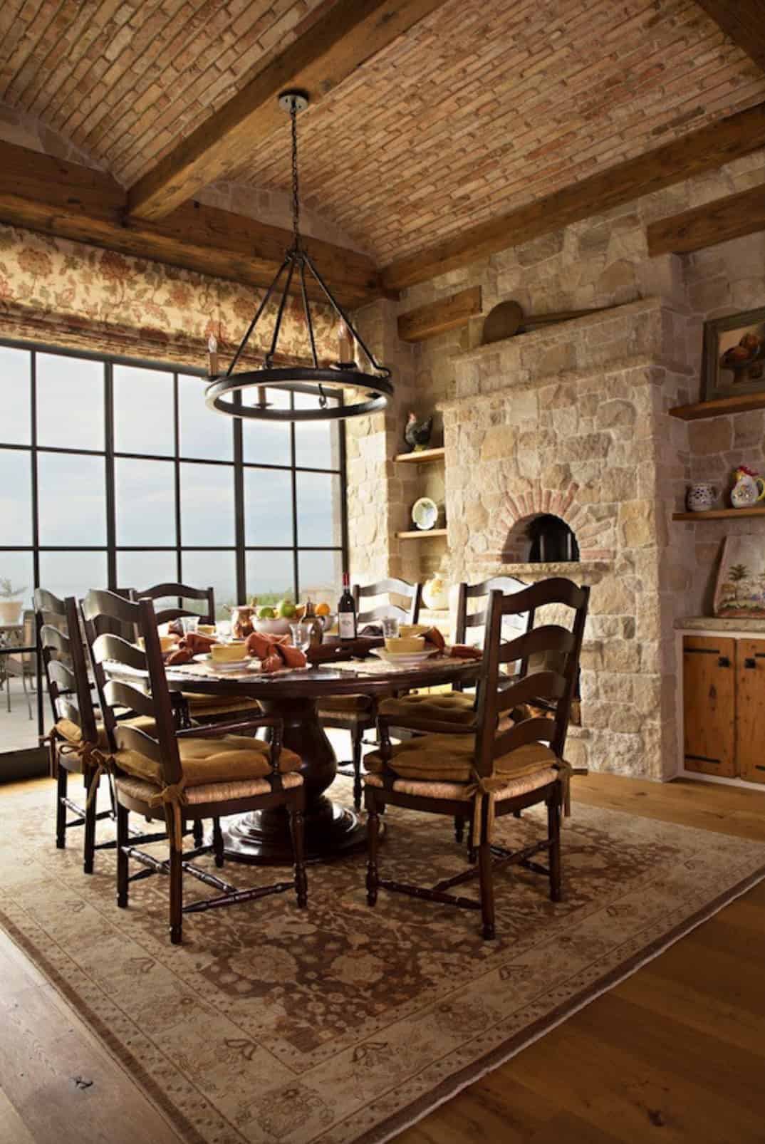 mediterranean-dining-room