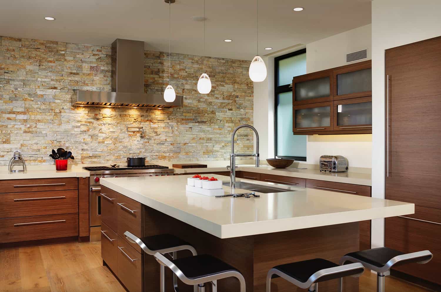 rustic-stone-wall-kitchen