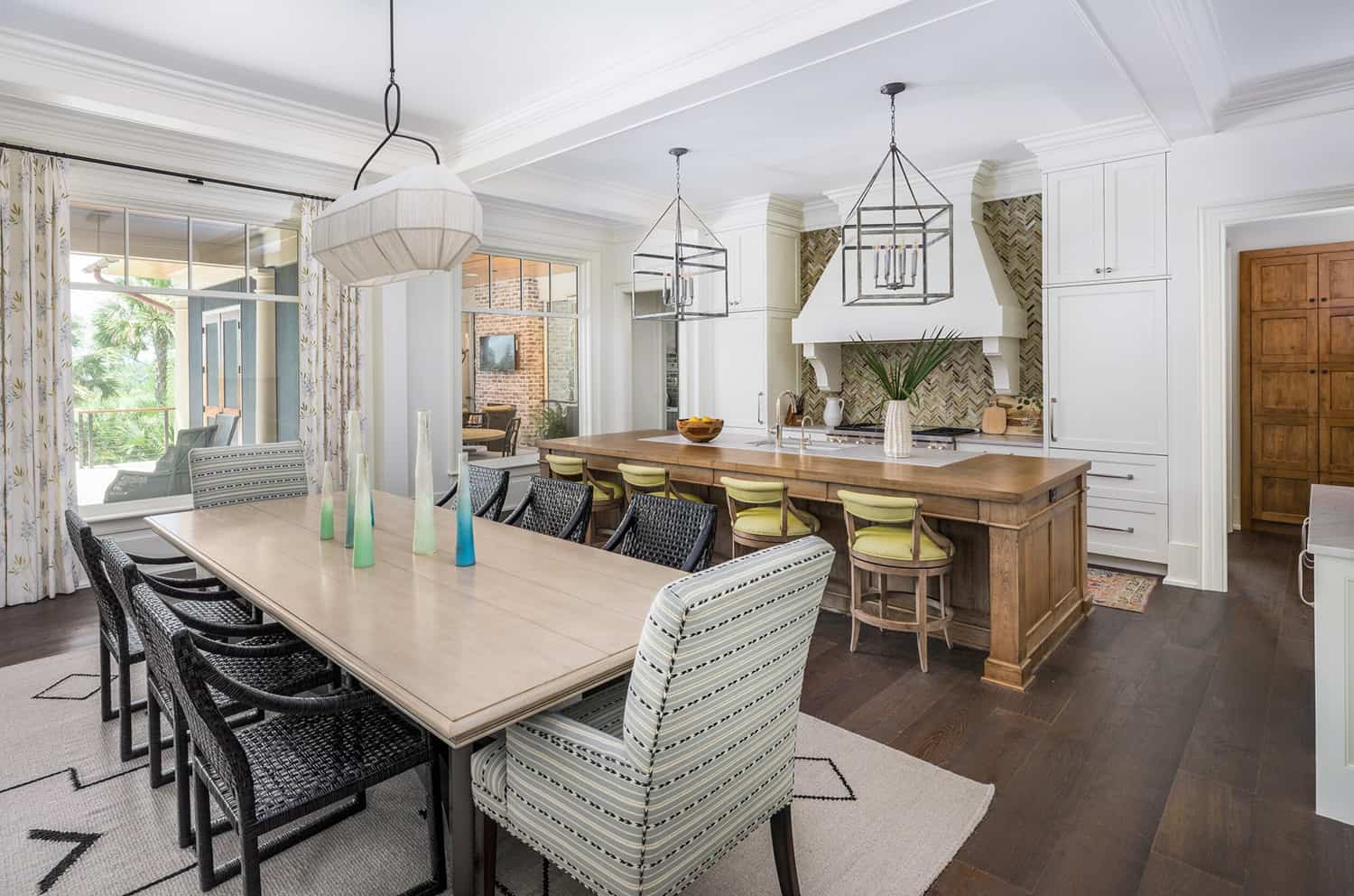 coastal-style-dining-room