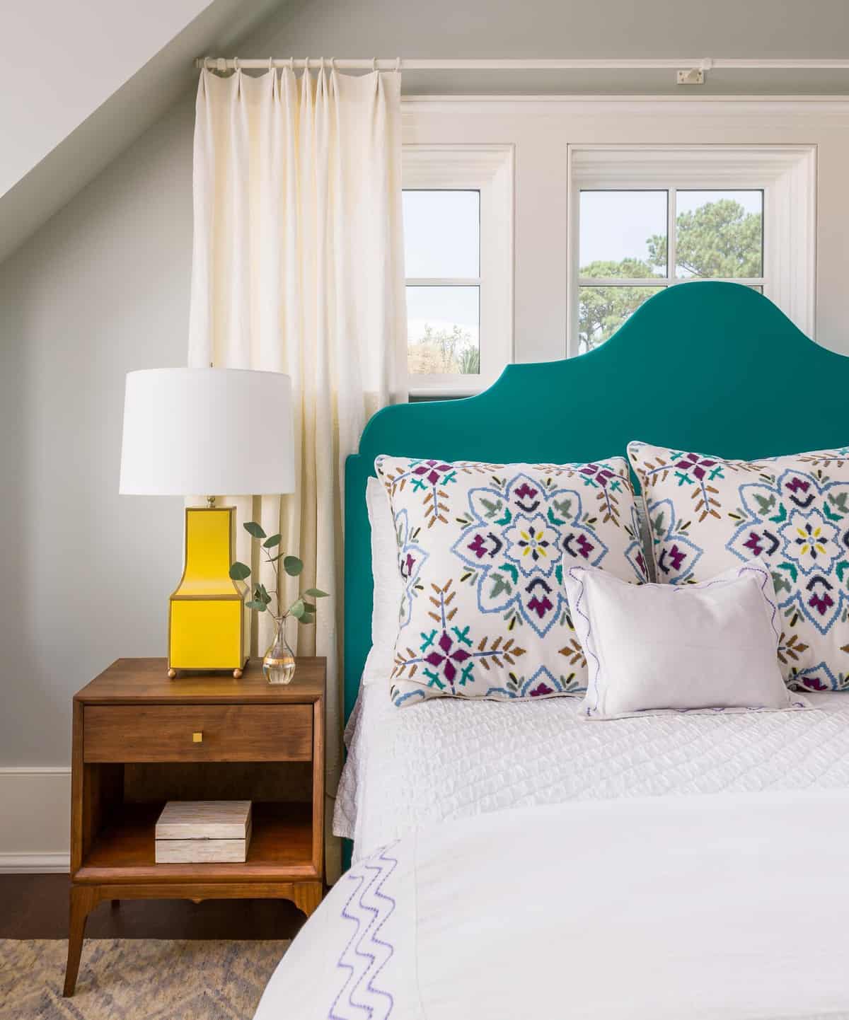 coastal-style-bedroom