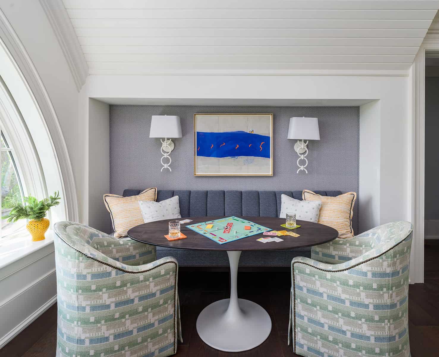 coastal-style-family-room