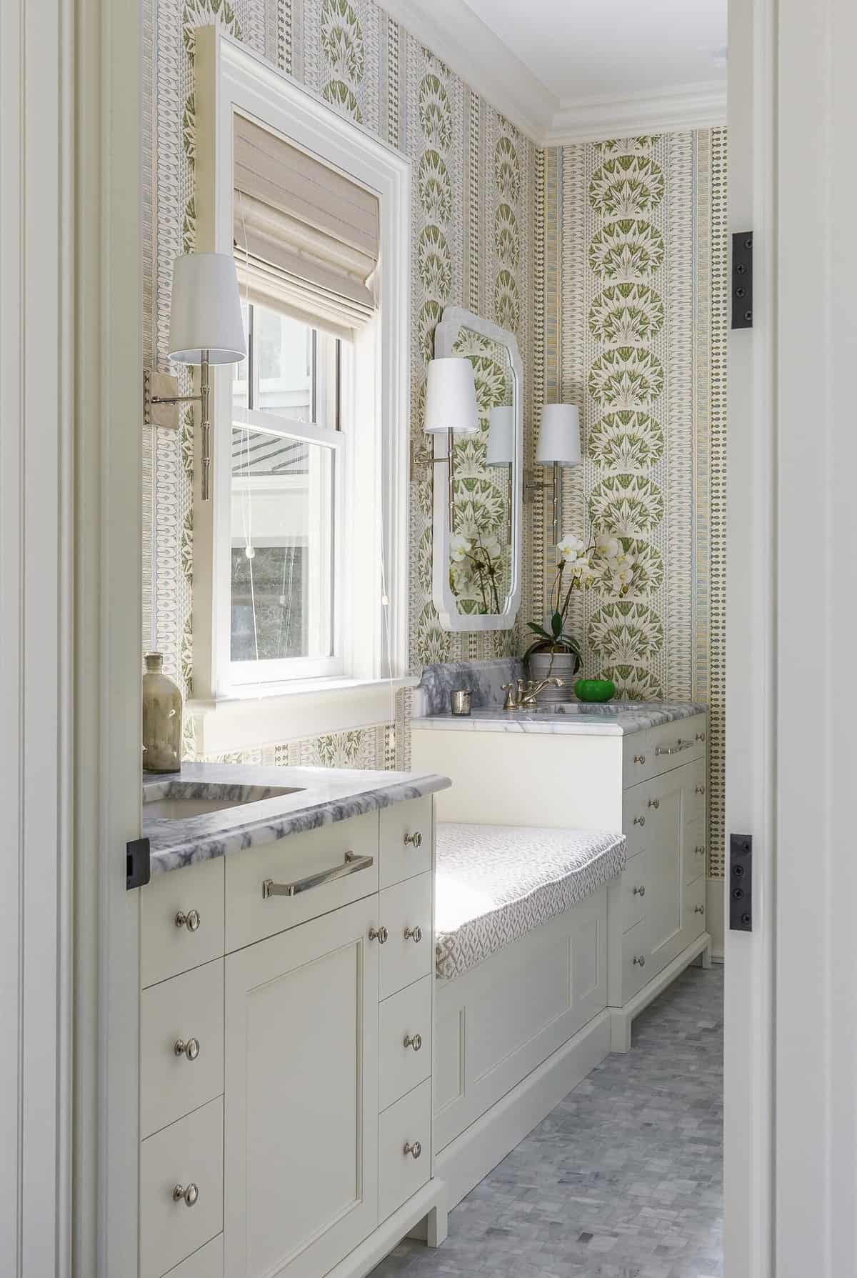 coastal-style-bathroom