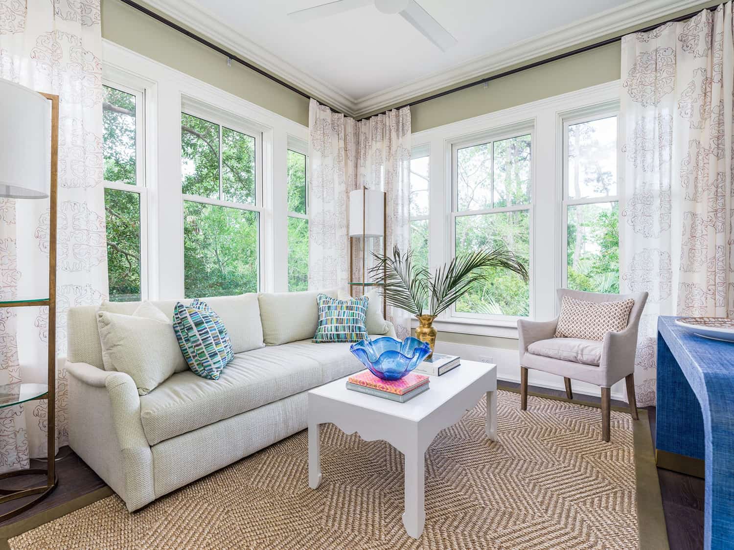 coastal-style-sunroom