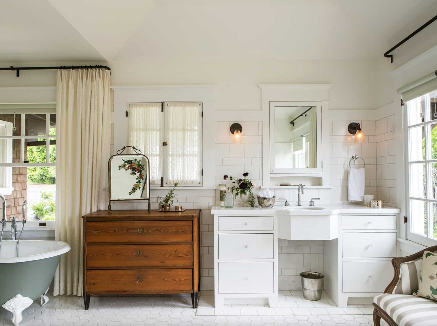 craftsman-bathroom