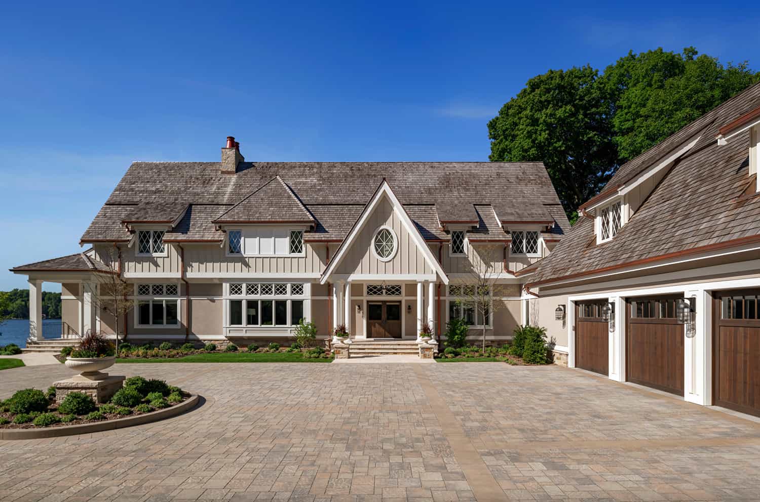 coastal-beach-style-house-exterior