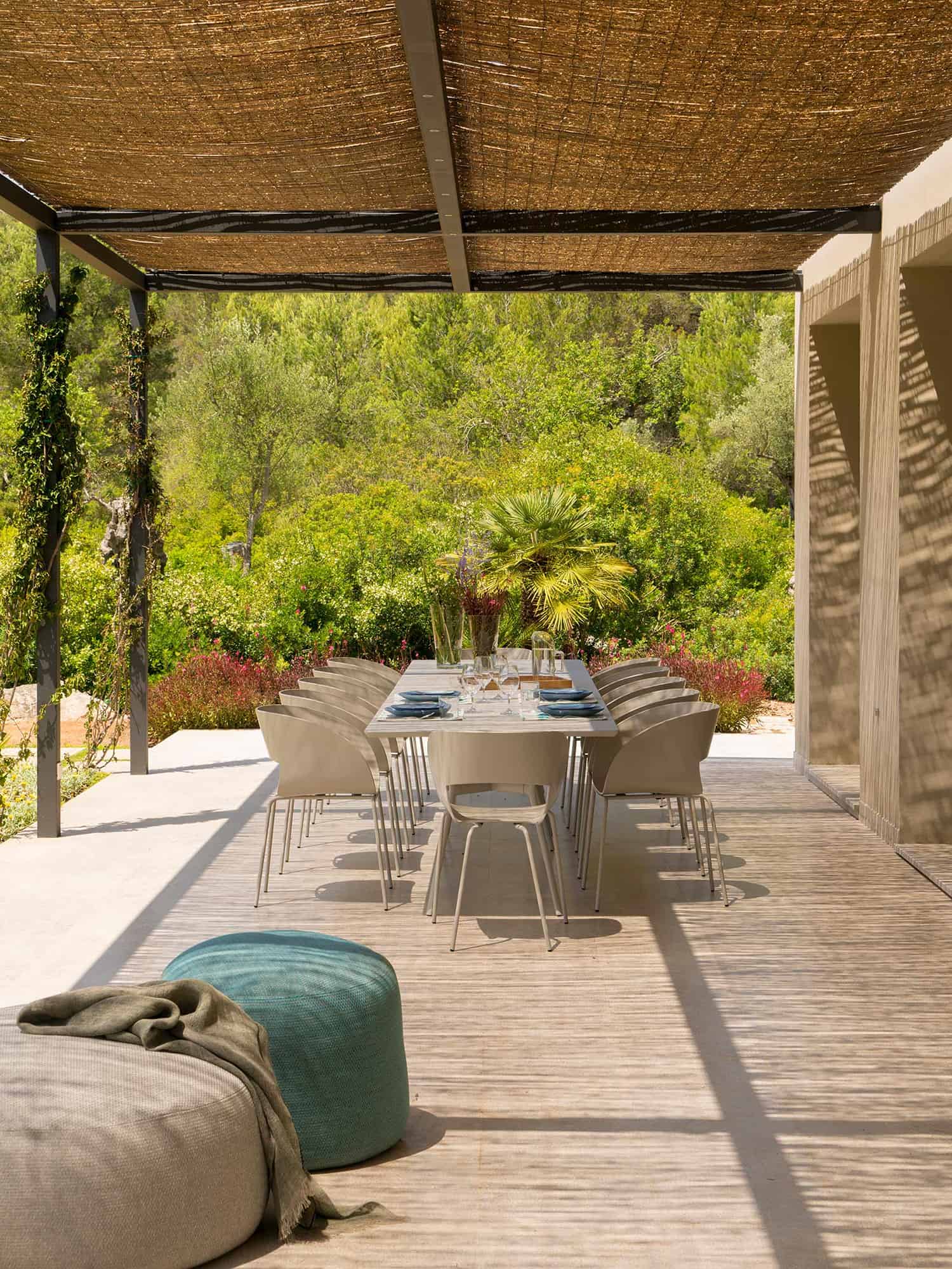 mediterranean-style-patio