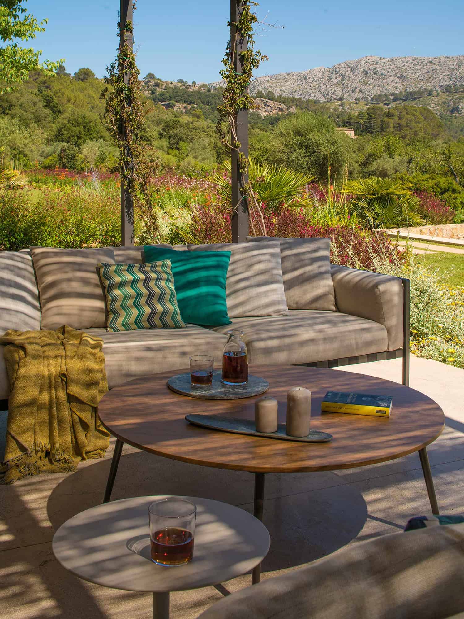 mediterranean-style-patio