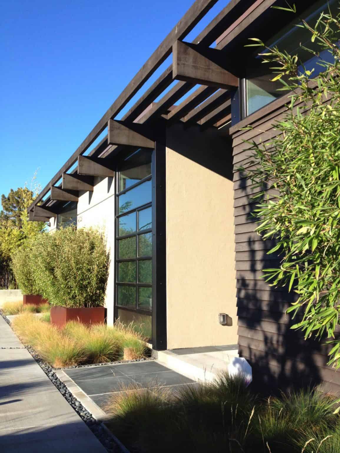 See the incredible transformation of a midcentury Eichler in Burlingame