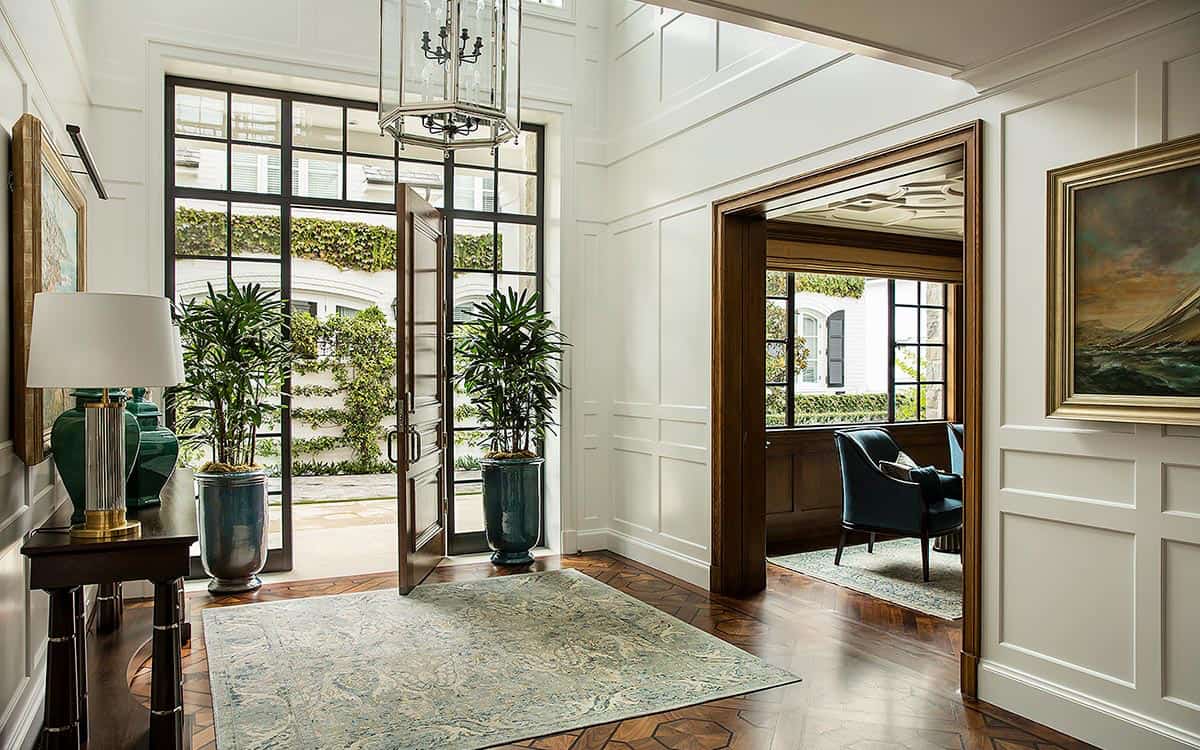 traditional-beach-house-entry