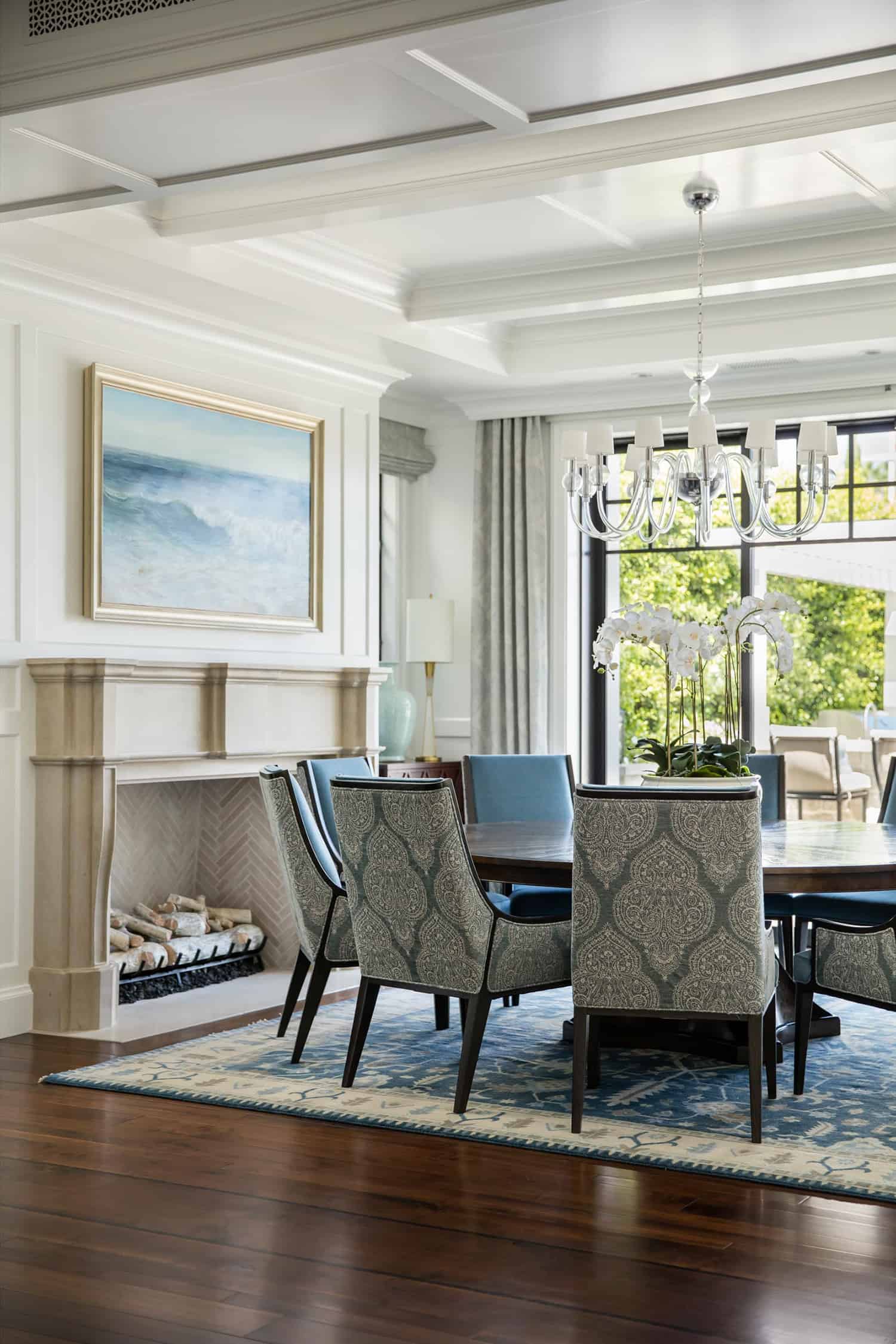 traditional-dining-room