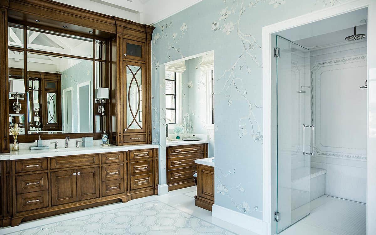 traditional-bathroom