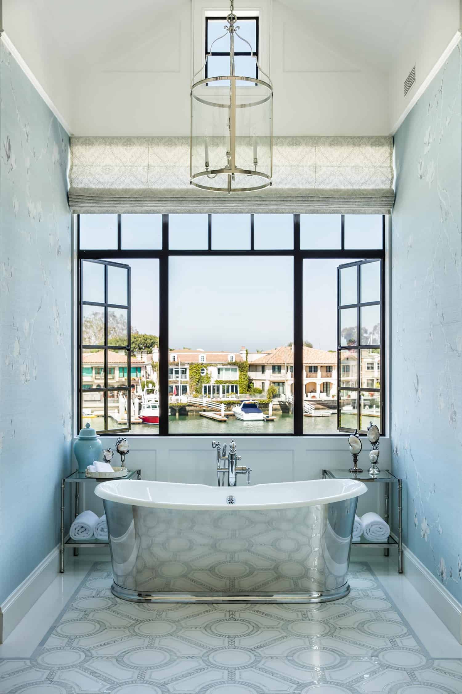 traditional-bathroom