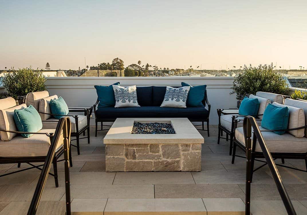 traditional-beach-house-deck
