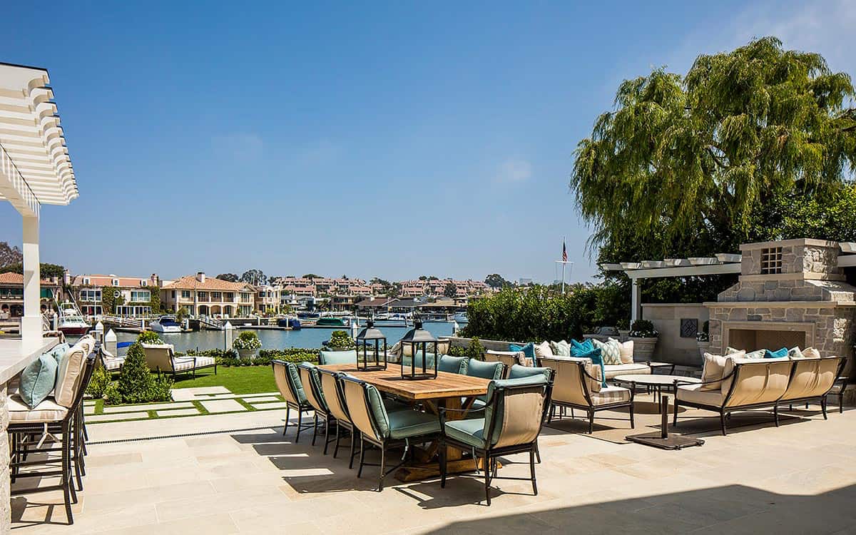 traditional-beach-house-patio