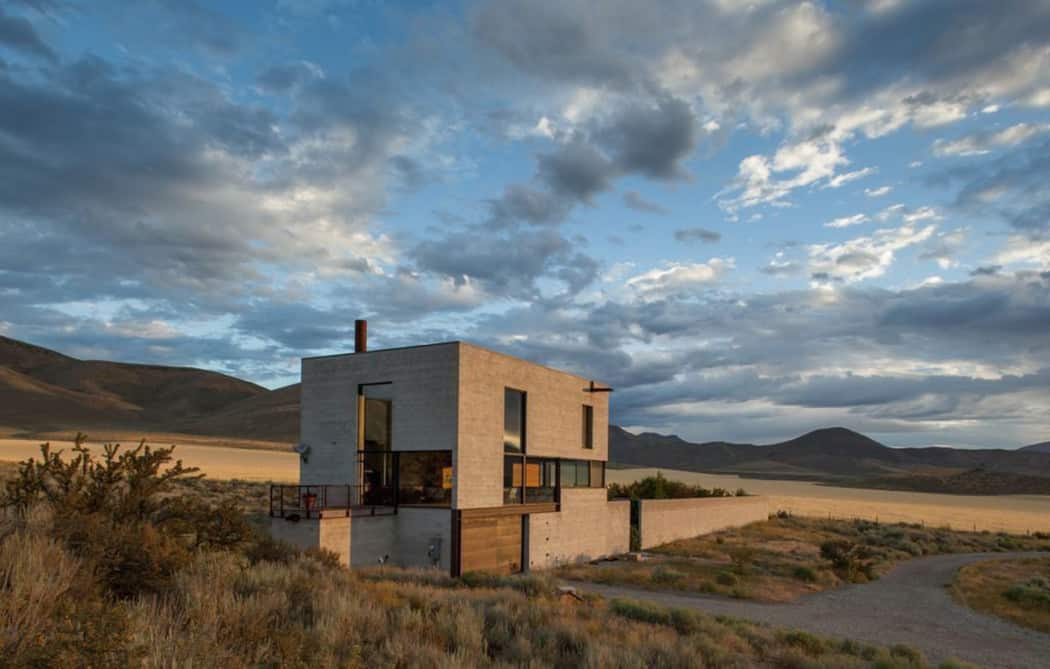 modern-desert-home-exterior